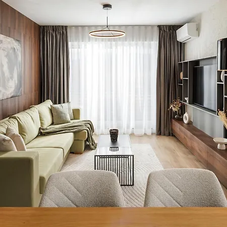 Mandala Designer With Free Private Parking, Near Mall Coresi Appartement *