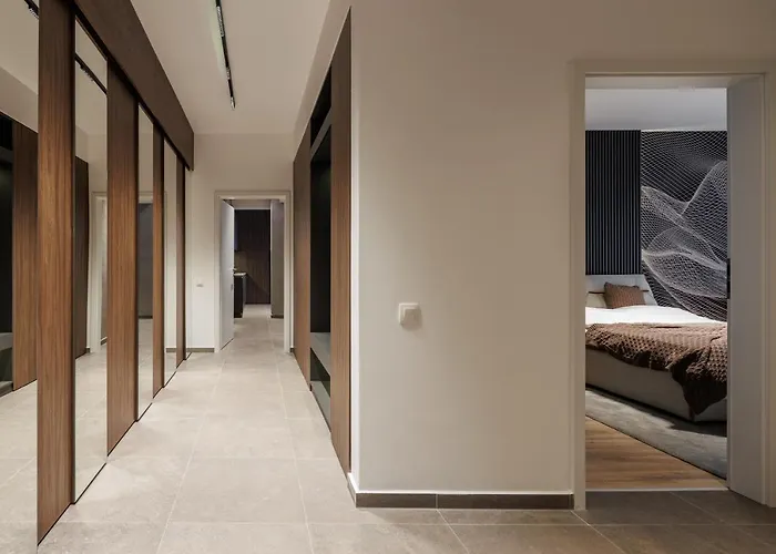 Mandala Designer With Free Private Parking, Near Mall Coresi Брашов