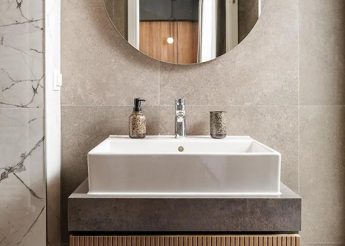 Mandala Designer With Free Private Parking, Near Mall Coresi