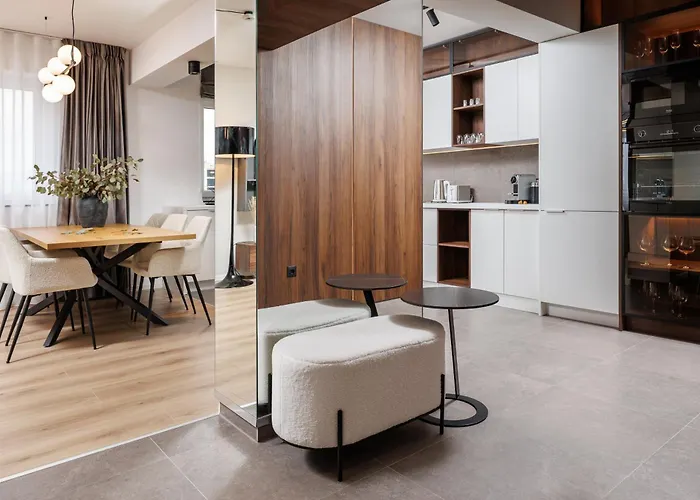 Apartment Mandala Designer With Free Private Parking, Near Mall Coresi *