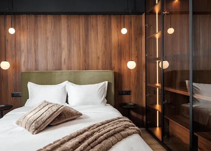 Mandala Designer With Free Private Parking, Near Mall Coresi *