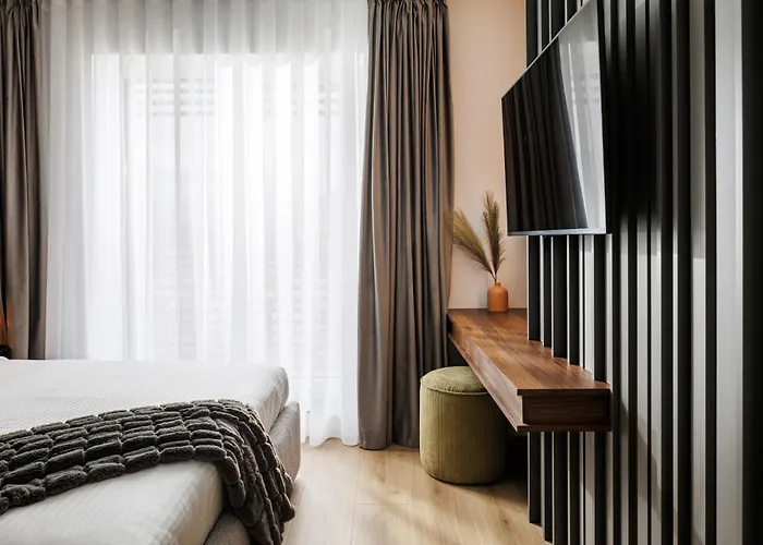 Mandala Designer With Free Private Parking, Near Mall Coresi